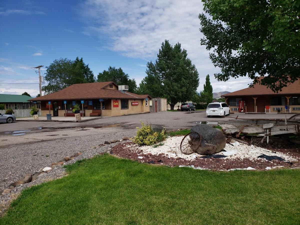 Motel Butch Cassidy'S Hideout Circleville Zewnętrze zdjęcie